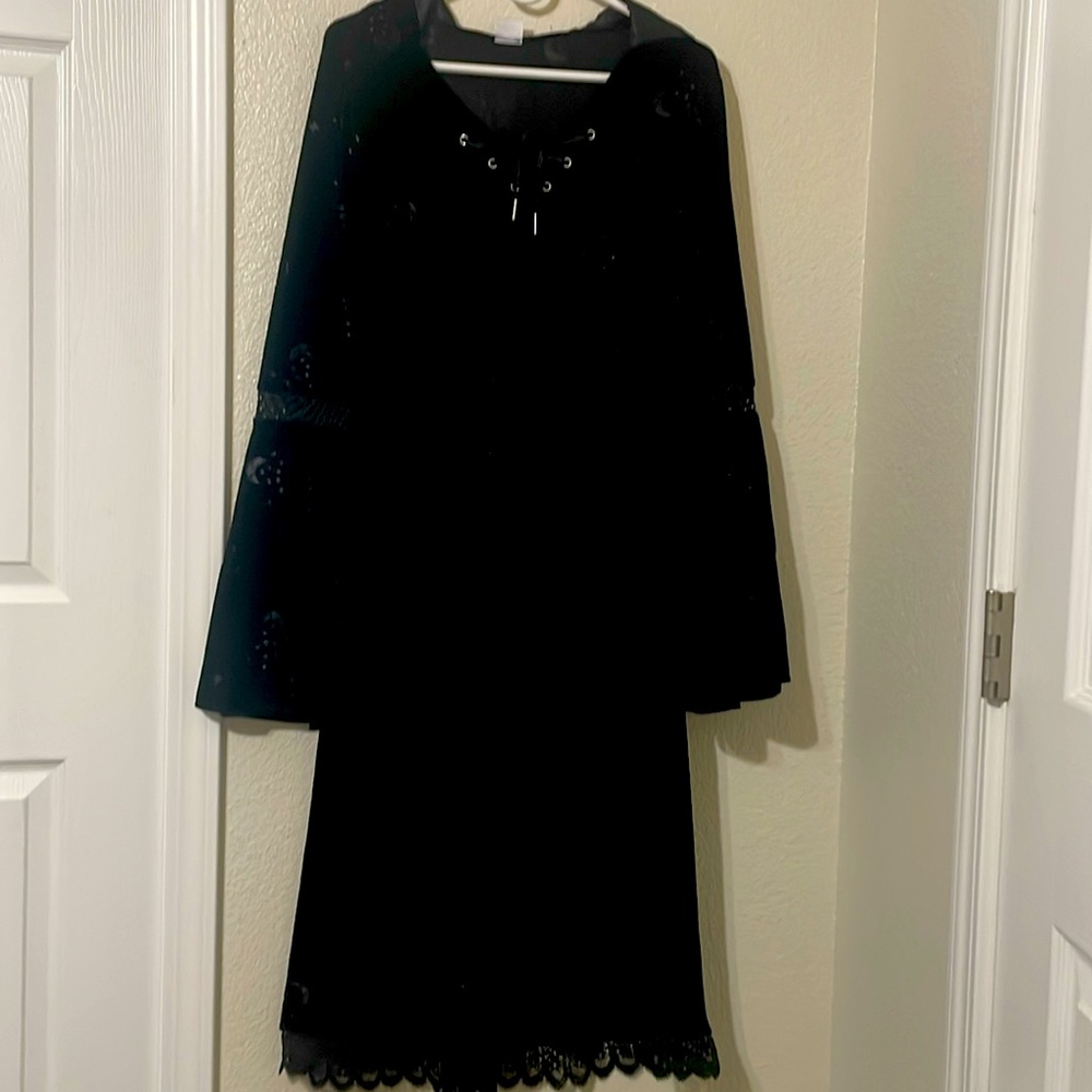 Witches Halloween costume. Xl from Spirit Halloween. Only worn 1 time.